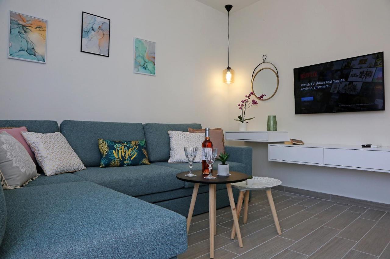 شقة Under The Aqueduct Boutique House كافالا المظهر الخارجي الصورة